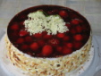 Erdbeer-Holunderblüten-Torte
